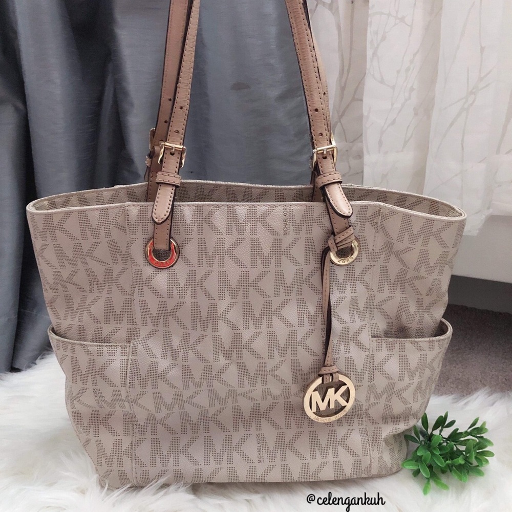 💕EUC Michael Kors Signature Tote Bag